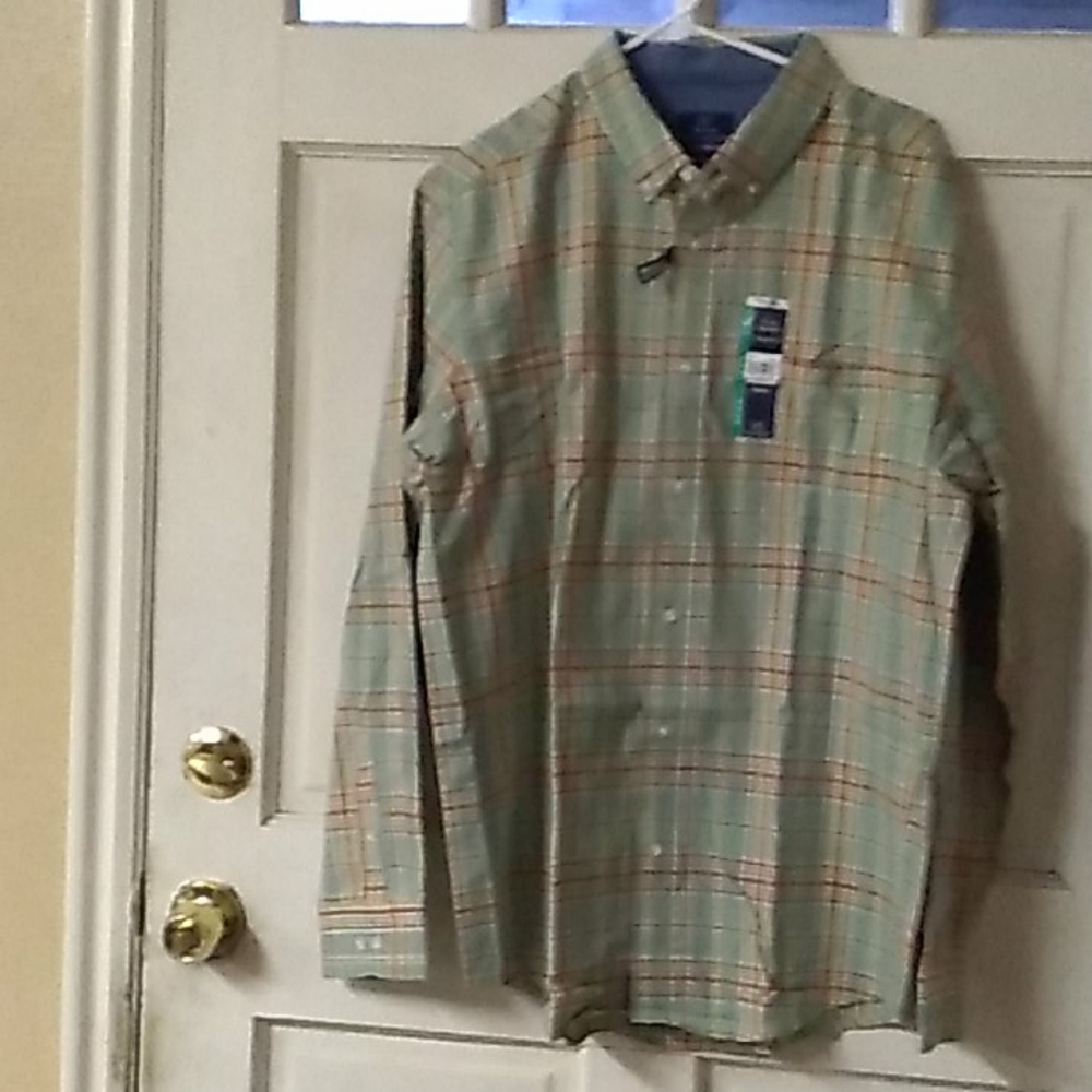 Shirts - Picture 4 of 7